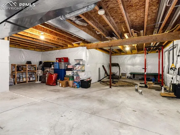 $474,900 | 1140 West Shenandoah Drive, Pueblo, CO 81007