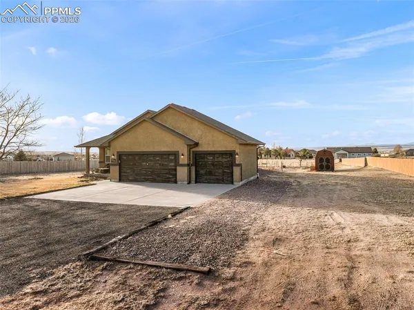 $474,900 | 1140 West Shenandoah Drive, Pueblo, CO 81007