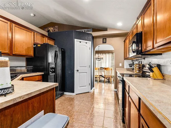 $474,900 | 1140 West Shenandoah Drive, Pueblo, CO 81007