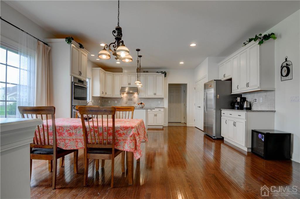 8 Whetherell Road Hillsborough, NJ 08844 - Photo 12 of 25 Gallery Image 12