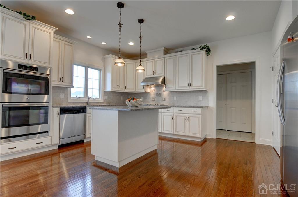 8 Whetherell Road Hillsborough, NJ 08844 - Photo 13 of 25 Gallery Image 13