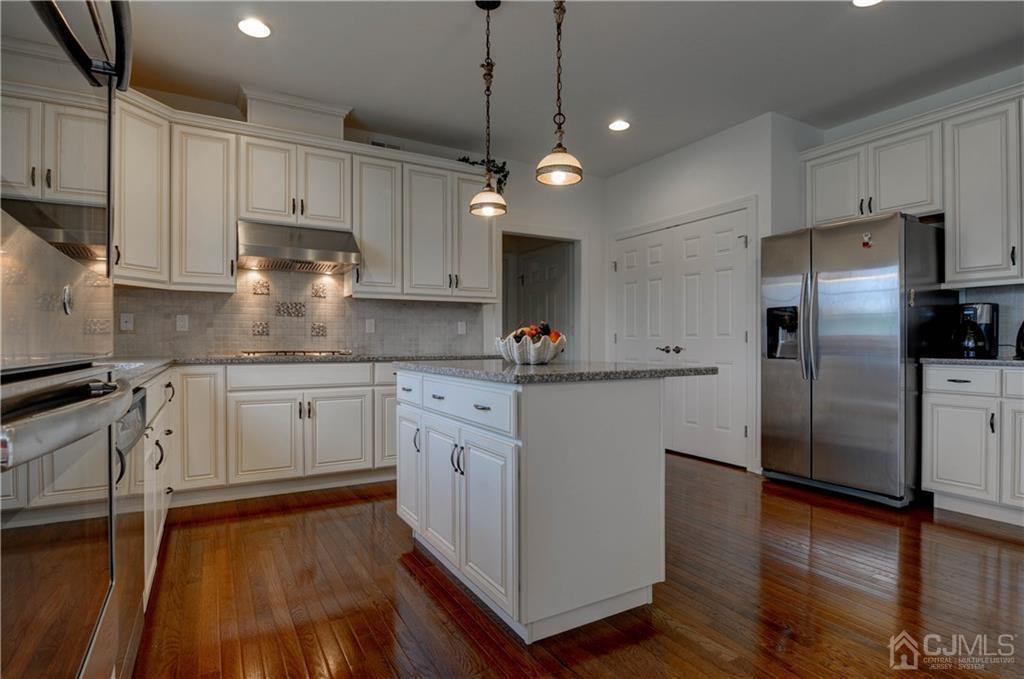 8 Whetherell Road Hillsborough, NJ 08844 - Photo 14 of 25 Gallery Image 14