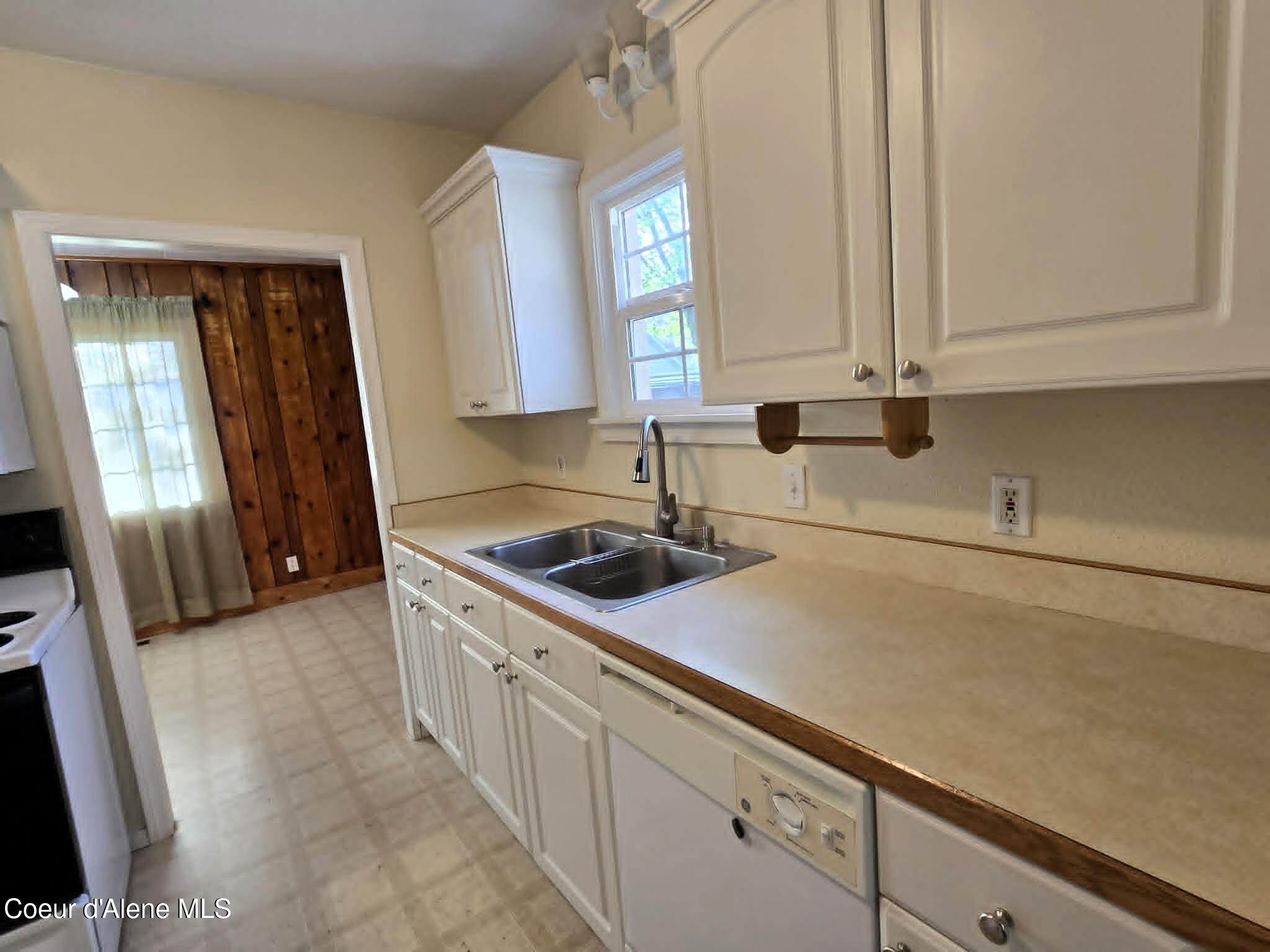 2808 North 11th Street Coeur D'Alene, ID 83815 - Photo 11 of 24 Kitchen