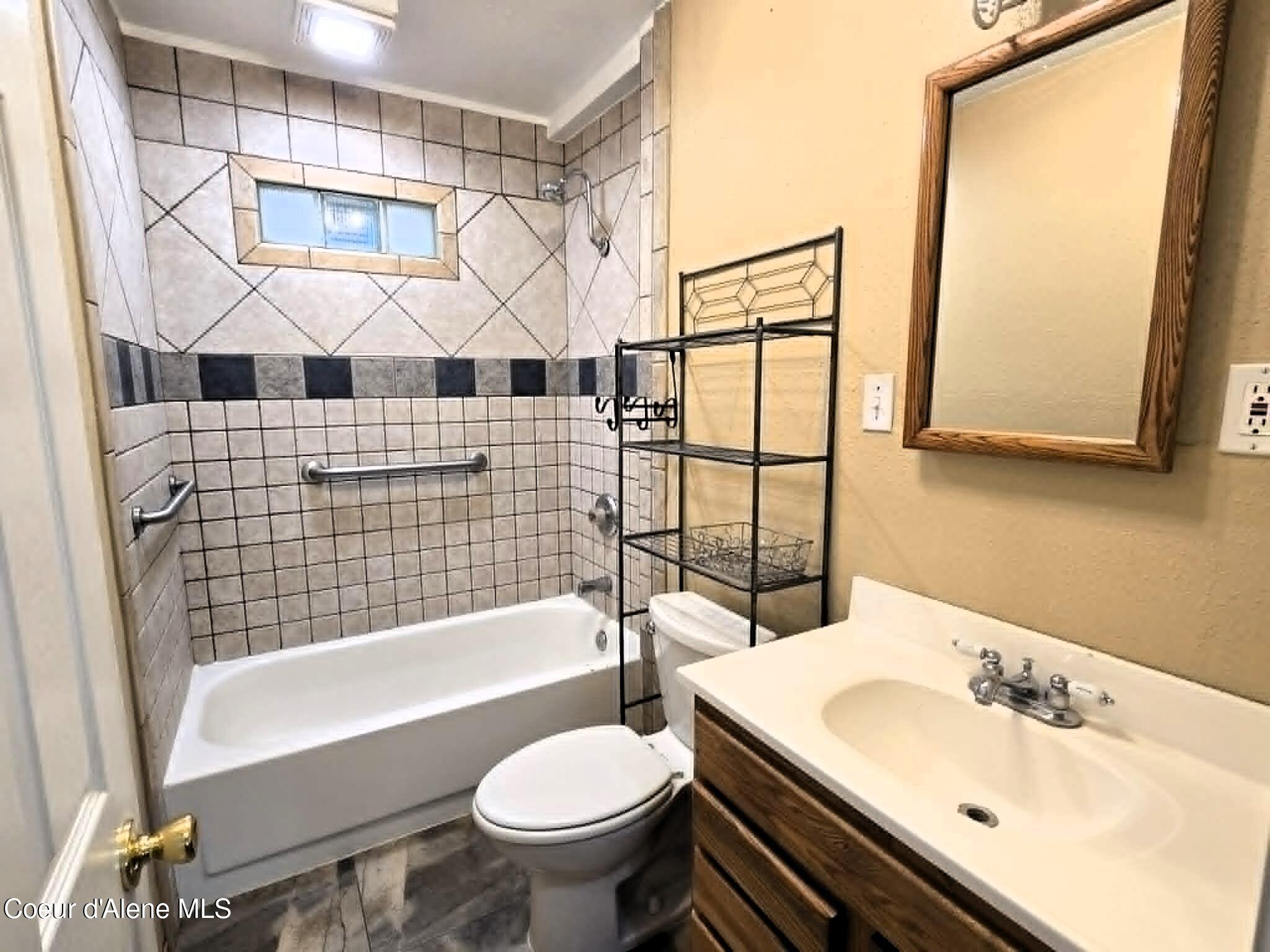 2808 North 11th Street Coeur D'Alene, ID 83815 - Photo 14 of 24 Bathroom