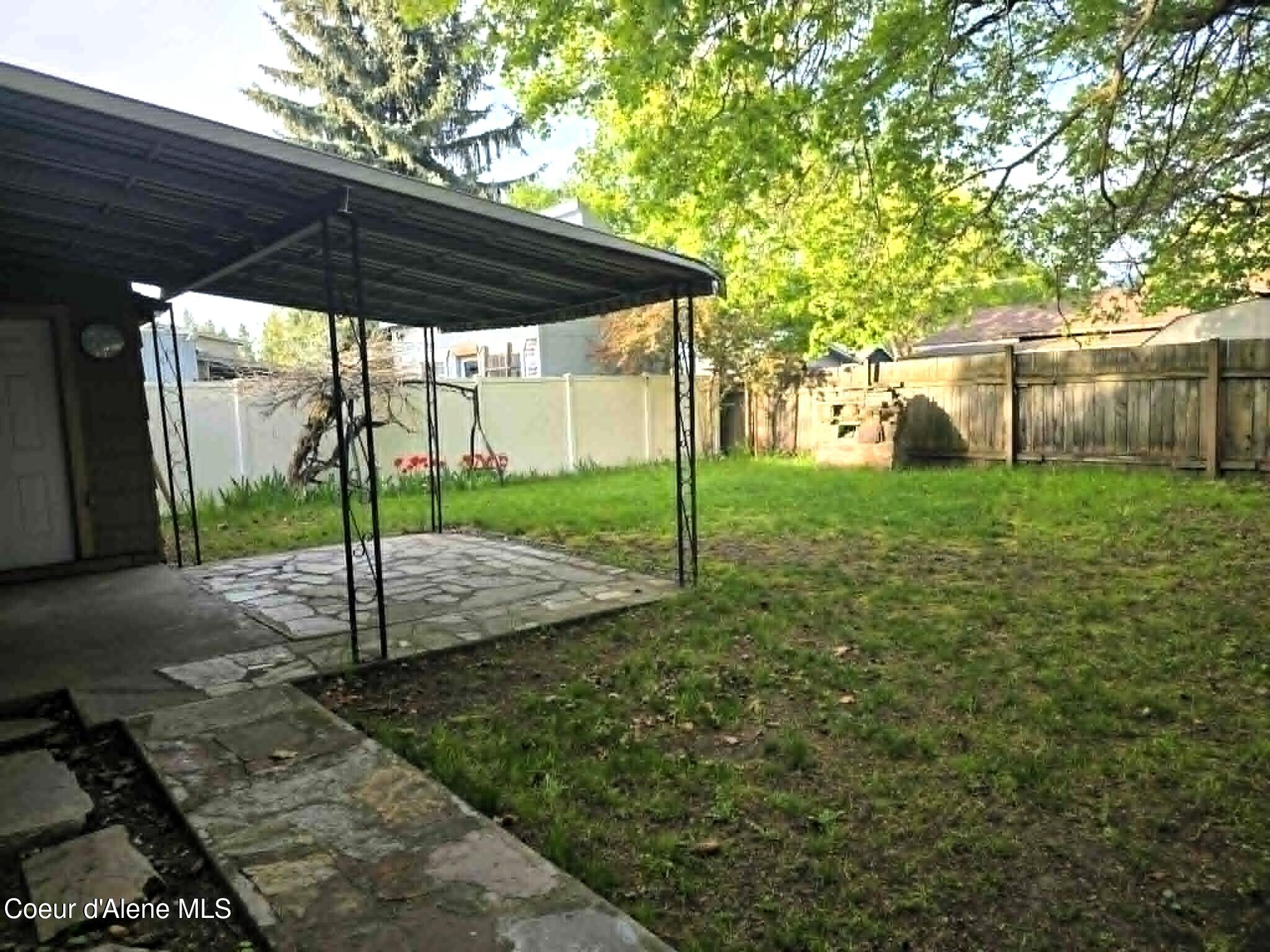 2808 North 11th Street Coeur D'Alene, ID 83815 - Photo 6 of 24 Yard / Covered Patio