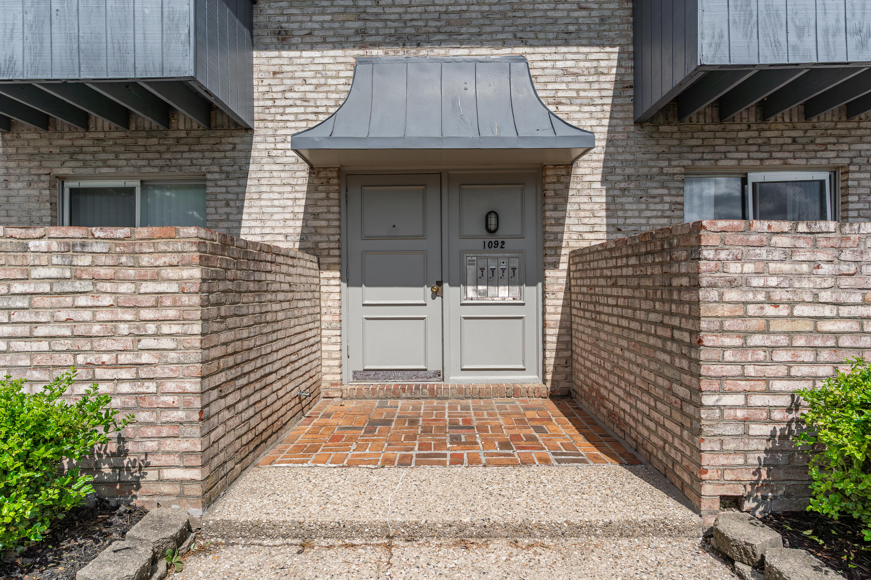 1092 Armstrong Mill Road, Unit A Lexington, KY 40517 - Photo 3 of 16 1 (3 of 16)