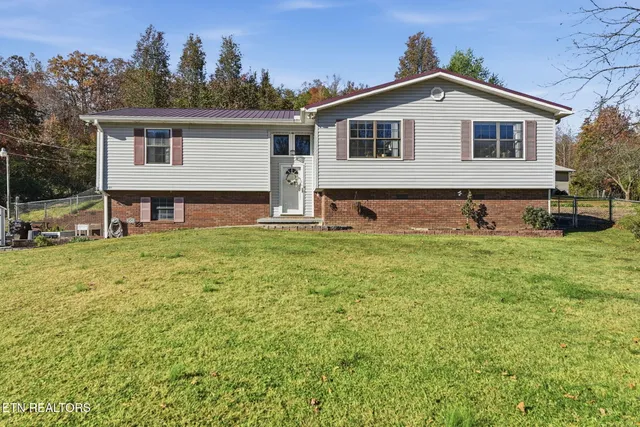 $319,900 | 148 Batley Loop Road, Clinton, TN 37716