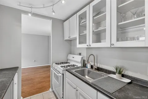 $108,000 | 395 Westchester Avenue, Unit 2M, Port Chester, NY 10573