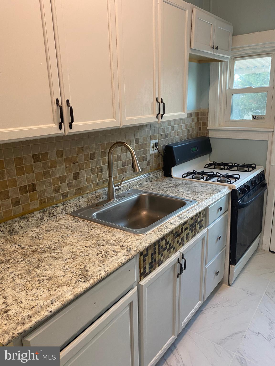 330 Hampden Road Upper Darby, PA 19082 - Photo 10 of 30
