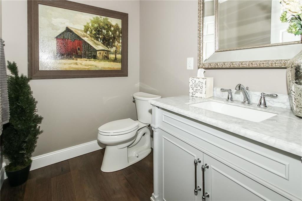 8895 Spring Mill Road Indianapolis, IN 46260 - Photo 11 of 35 Gallery Image 11