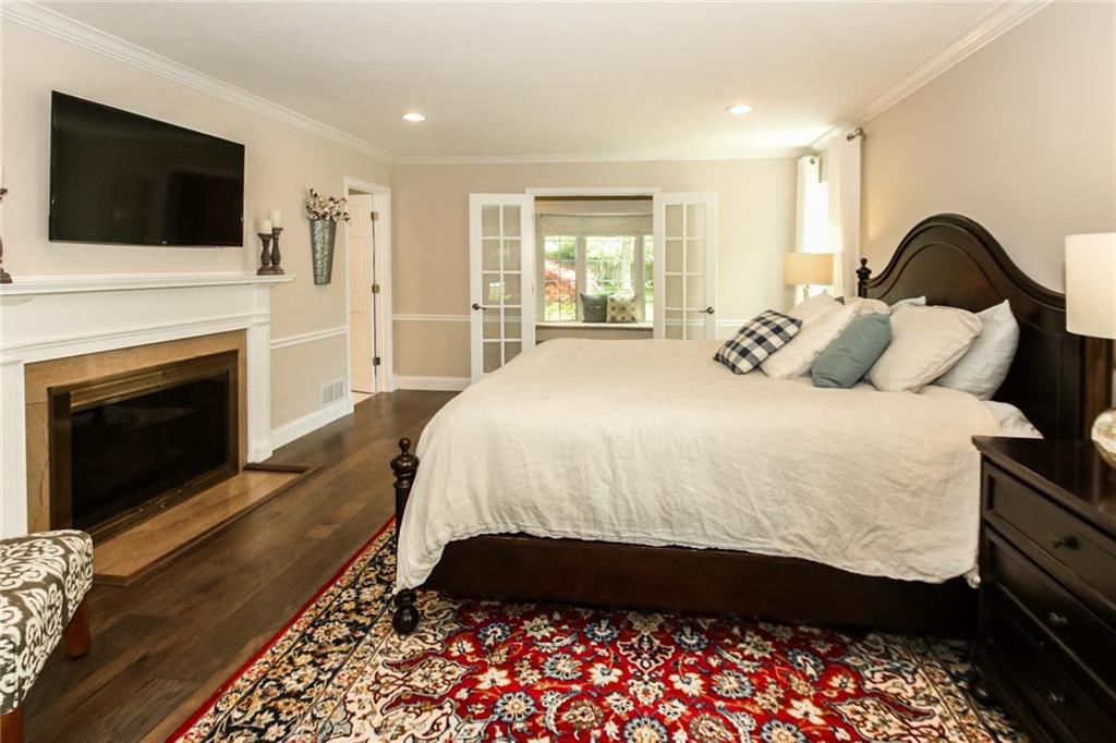 8895 Spring Mill Road Indianapolis, IN 46260 - Photo 12 of 35 Gallery Image 12