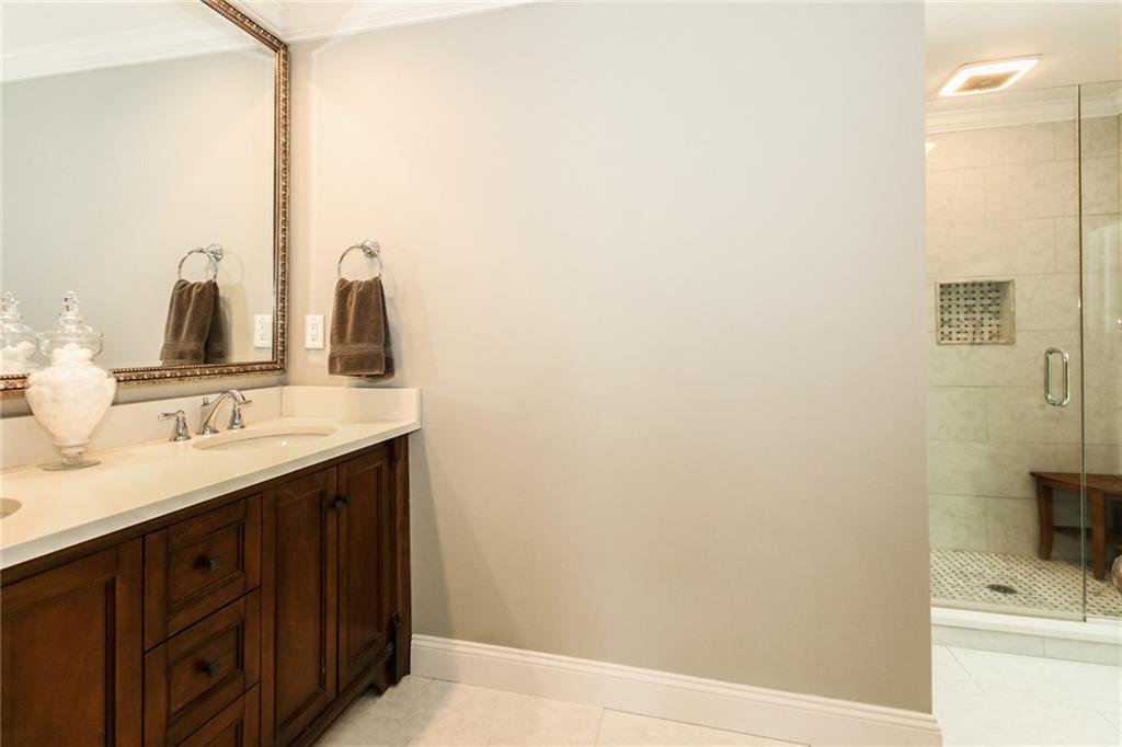 8895 Spring Mill Road Indianapolis, IN 46260 - Photo 15 of 35 Gallery Image 15