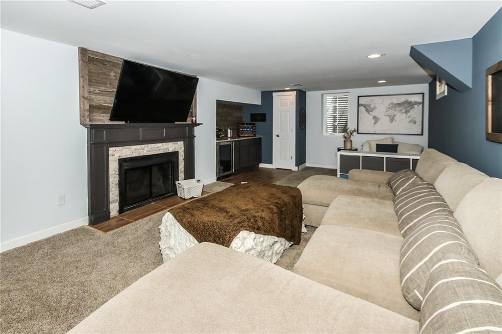 8895 Spring Mill Road Indianapolis, IN 46260 - Photo 23 of 35 Gallery Image 23