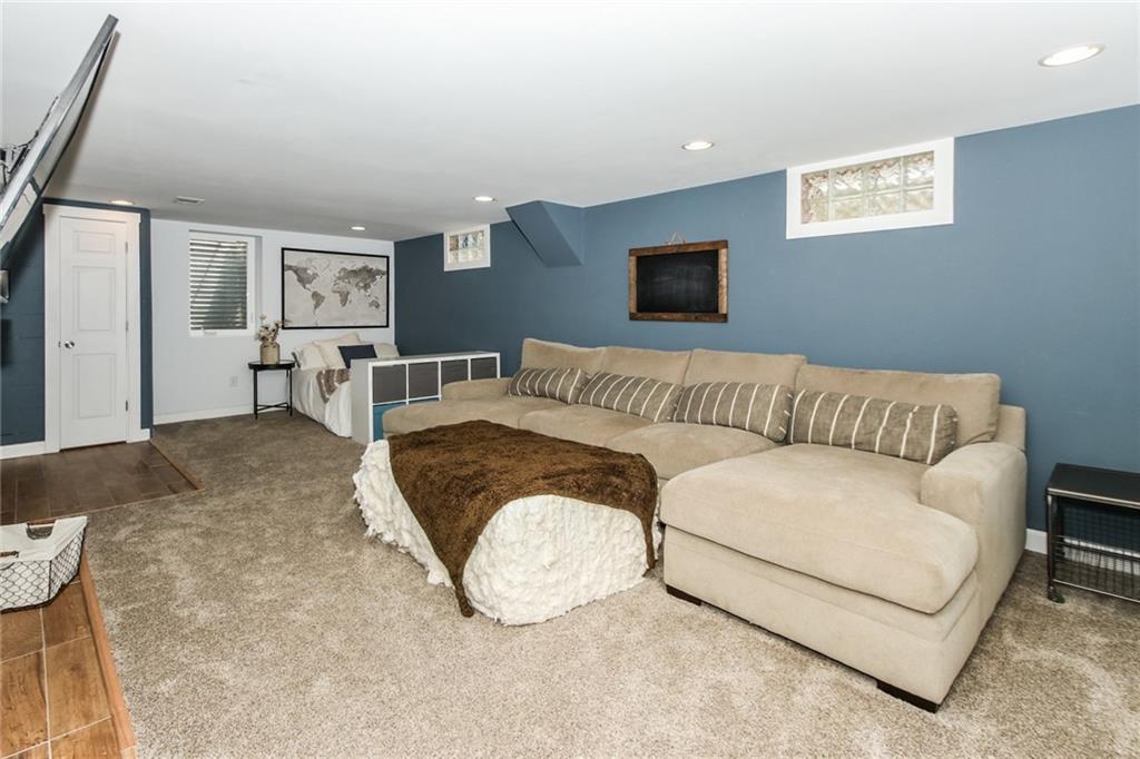 8895 Spring Mill Road Indianapolis, IN 46260 - Photo 25 of 35 Gallery Image 25