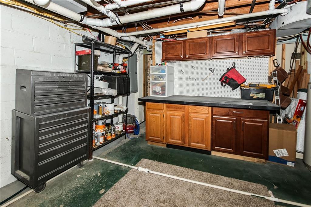 8895 Spring Mill Road Indianapolis, IN 46260 - Photo 29 of 35 Gallery Image 29