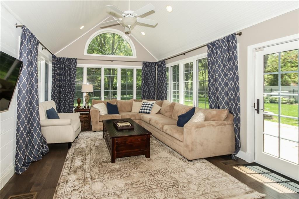 8895 Spring Mill Road Indianapolis, IN 46260 - Photo 8 of 35 Gallery Image 8