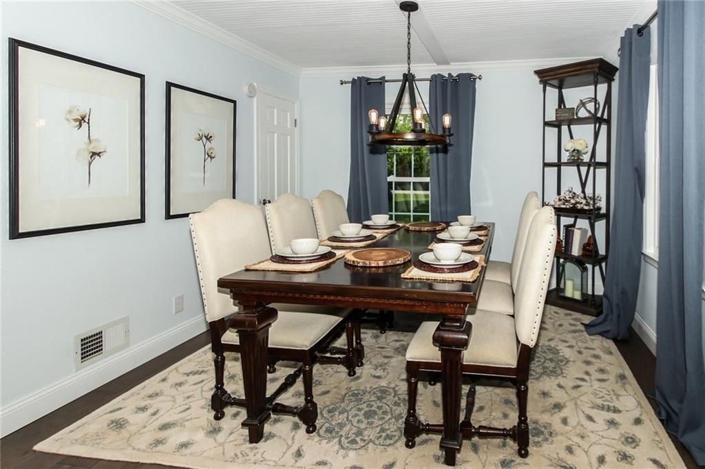 8895 Spring Mill Road Indianapolis, IN 46260 - Photo 9 of 35 Gallery Image 9