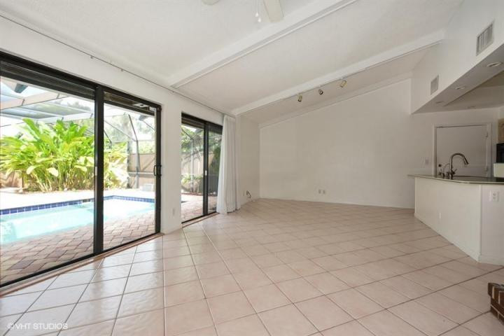 6582 Patio Lane, Unit 12 Boca Raton, FL 33433 - Photo 3 of 17 Photo 3