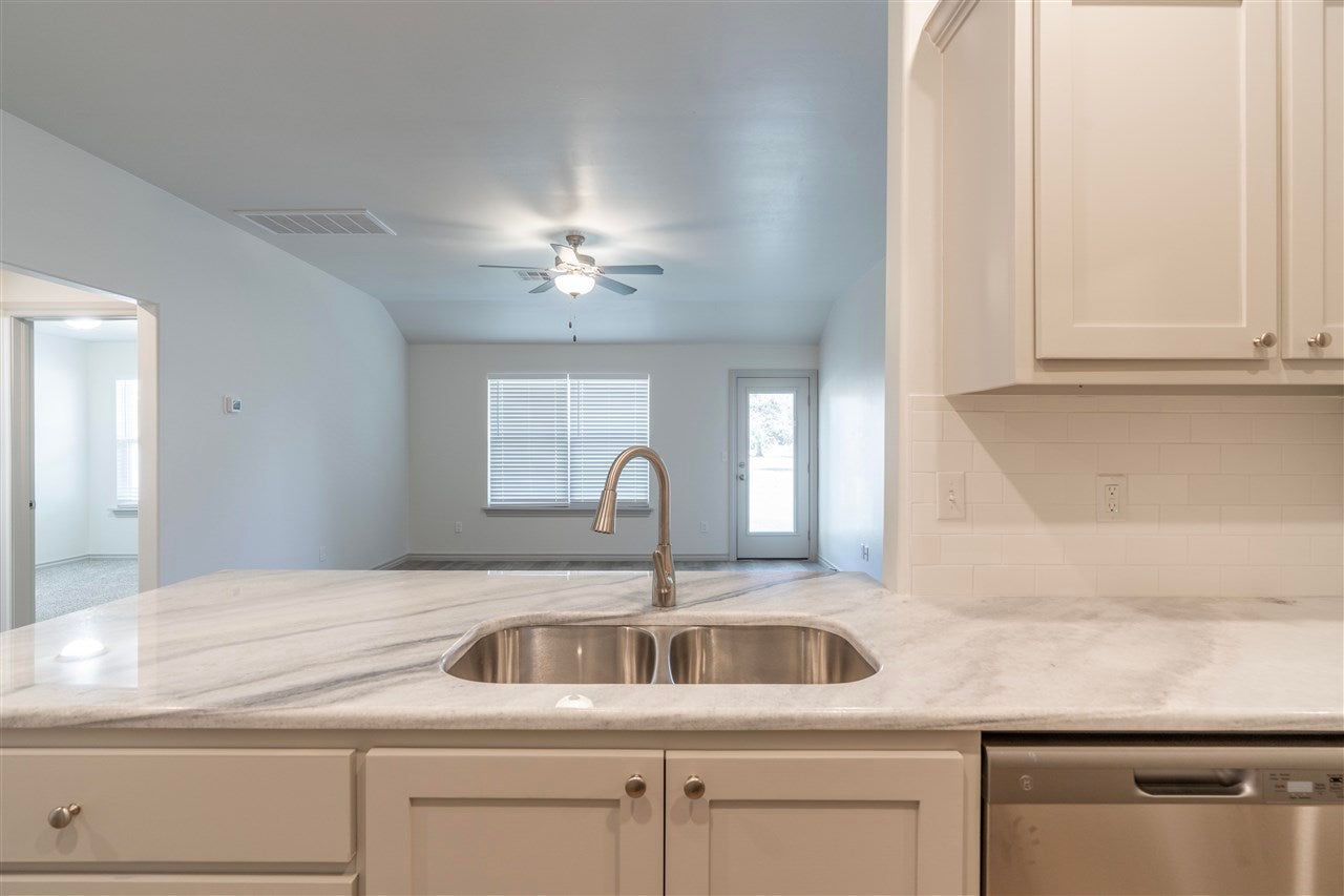 407 Grove Street Perry, OK 73077 - Photo 6 of 15 Gallery Image 6