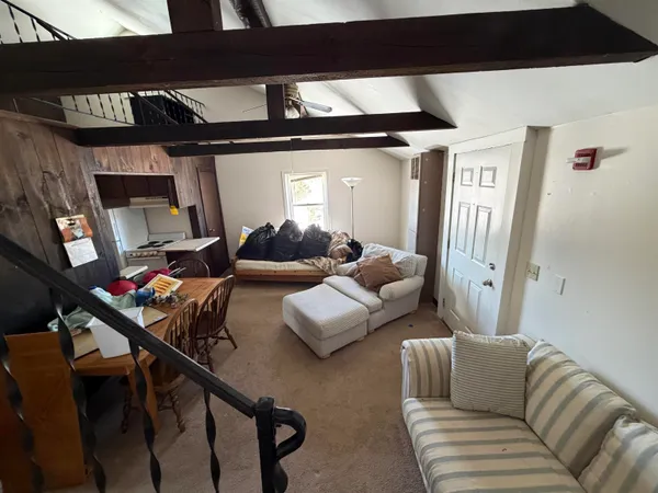 $1,900 | 746 Calef Highway, Unit 2, Barrington, NH 03825