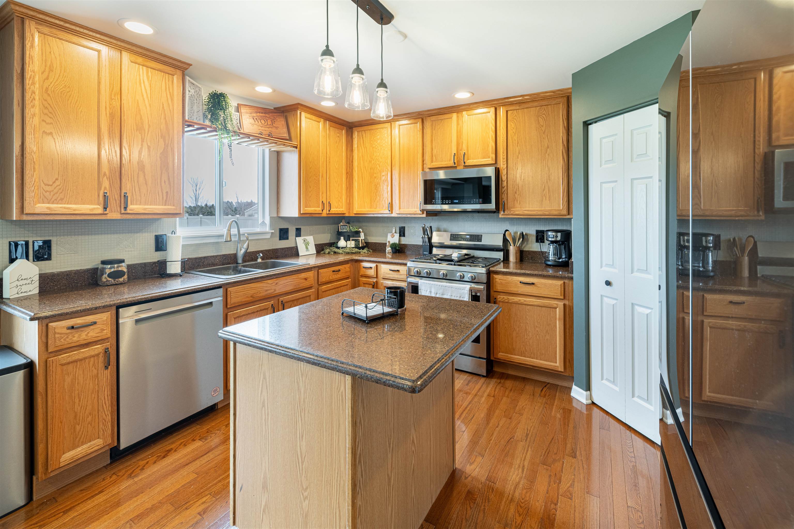 3605 Eagles Ridge Drive Beloit, WI 53511 - Photo 10 of 54