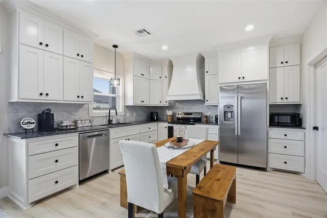 $979,999 | 152 Marilyn Lane, Longville, LA 70652