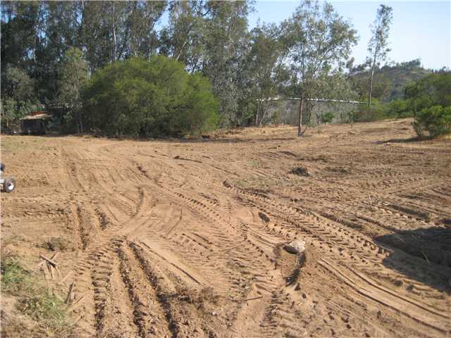 39537 Jones Road Fallbrook, CA 92028 - Photo 24 of 25 Open Area In Front Of The Home- Room for ???