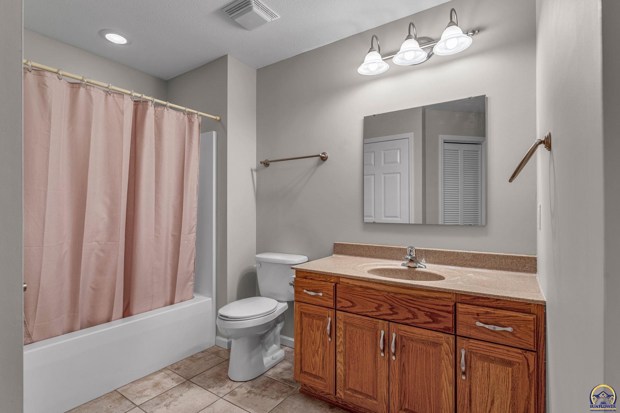 5515 Southwest Chapella Street Topeka, KS 66614 - Photo 19 of 23