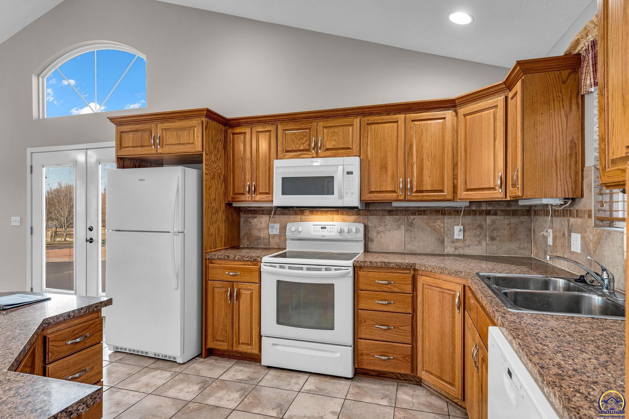 5515 Southwest Chapella Street Topeka, KS 66614 - Photo 9 of 23