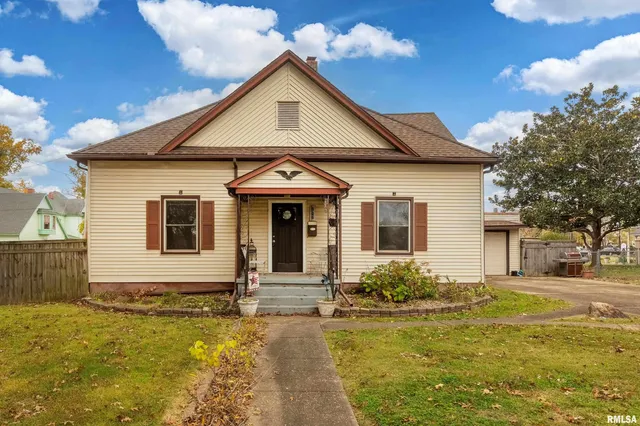 $179,900 | 306 South Madison Street, Marion, IL 62959