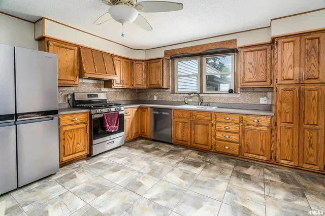 $179,900 | 306 South Madison Street, Marion, IL 62959