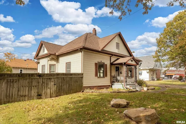 $179,900 | 306 South Madison Street, Marion, IL 62959