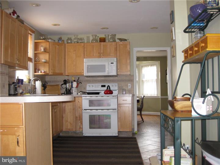 712 Harvard Road Bala Cynwyd, PA 19004 - Photo 11 of 25 Kitchen