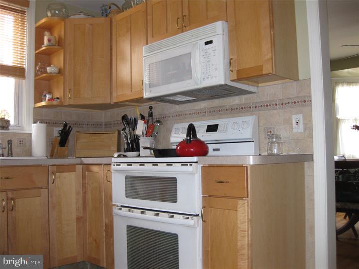 712 Harvard Road Bala Cynwyd, PA 19004 - Photo 10 of 25 Kitchen