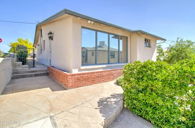 $305,000 | 877 East Sycamore Street, Globe, AZ 85501