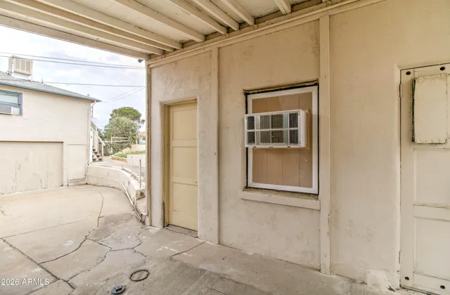 $305,000 | 877 East Sycamore Street, Globe, AZ 85501