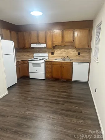 $1,395,000 | 18 Berkley Avenue, Granite Falls, NC 28630