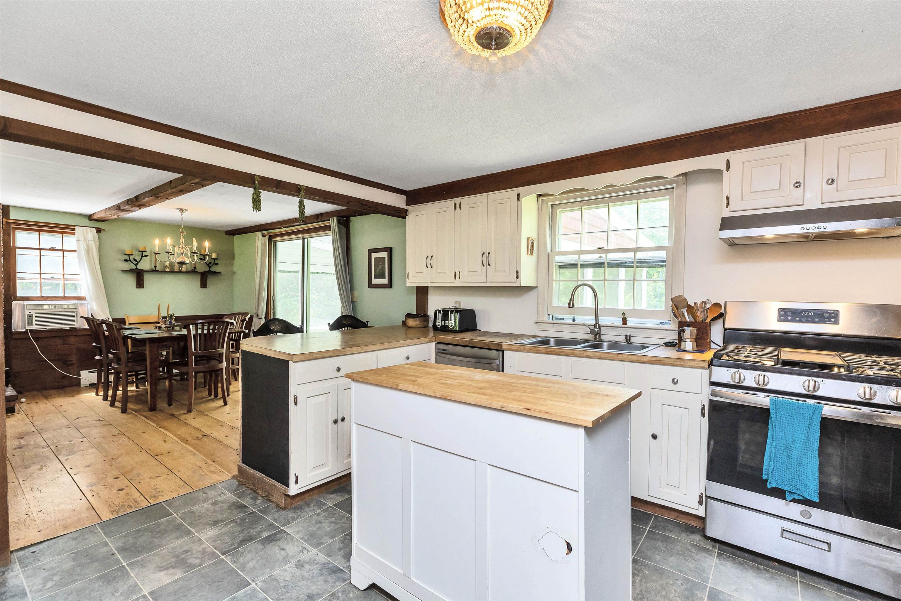 147 Hunter Farm Road Peterborough, NH 03458 - Photo 3 of 38