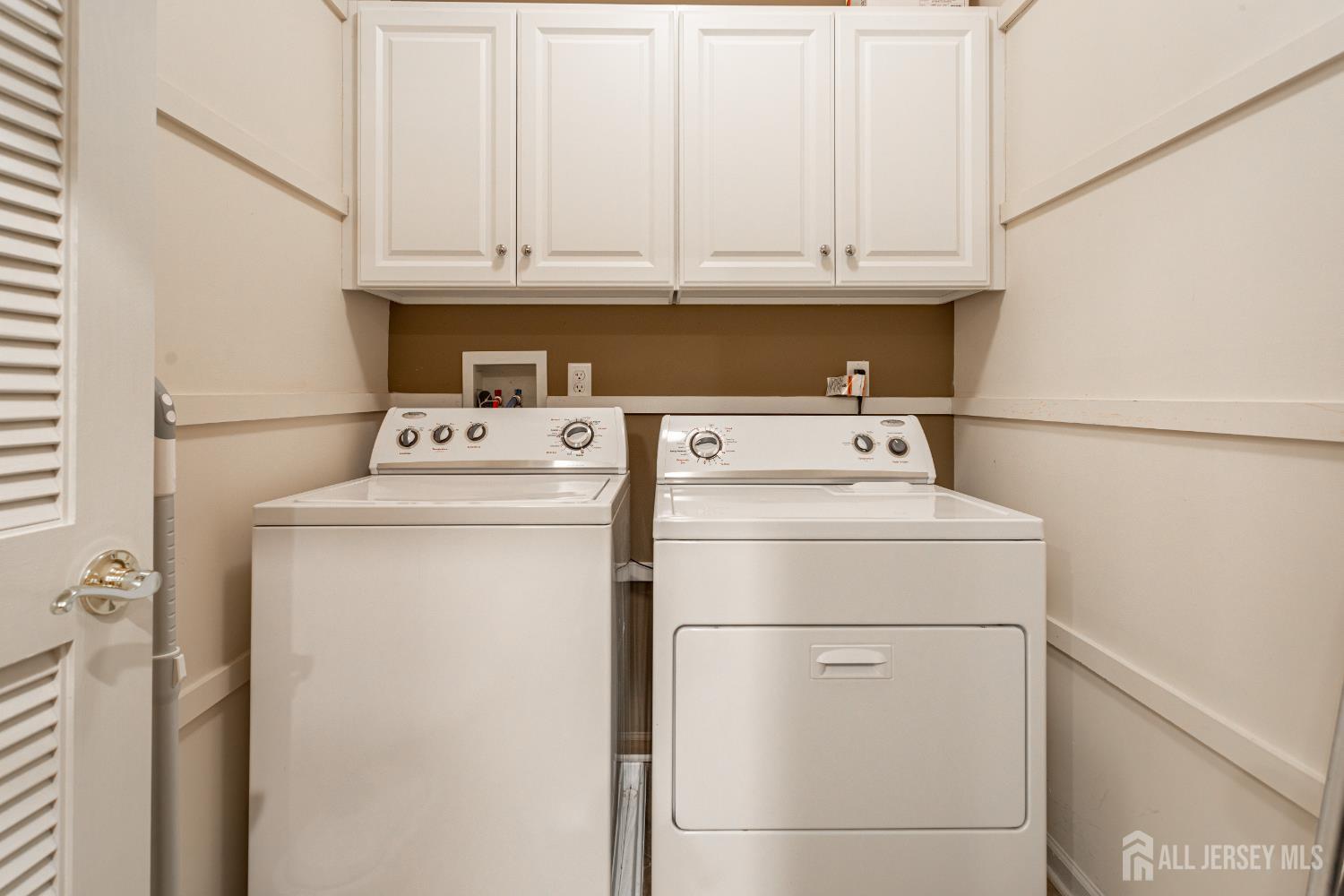 40 Azalea Drive Old Bridge, NJ 08857 - Photo 29 of 35 a utility room with dryer and washer