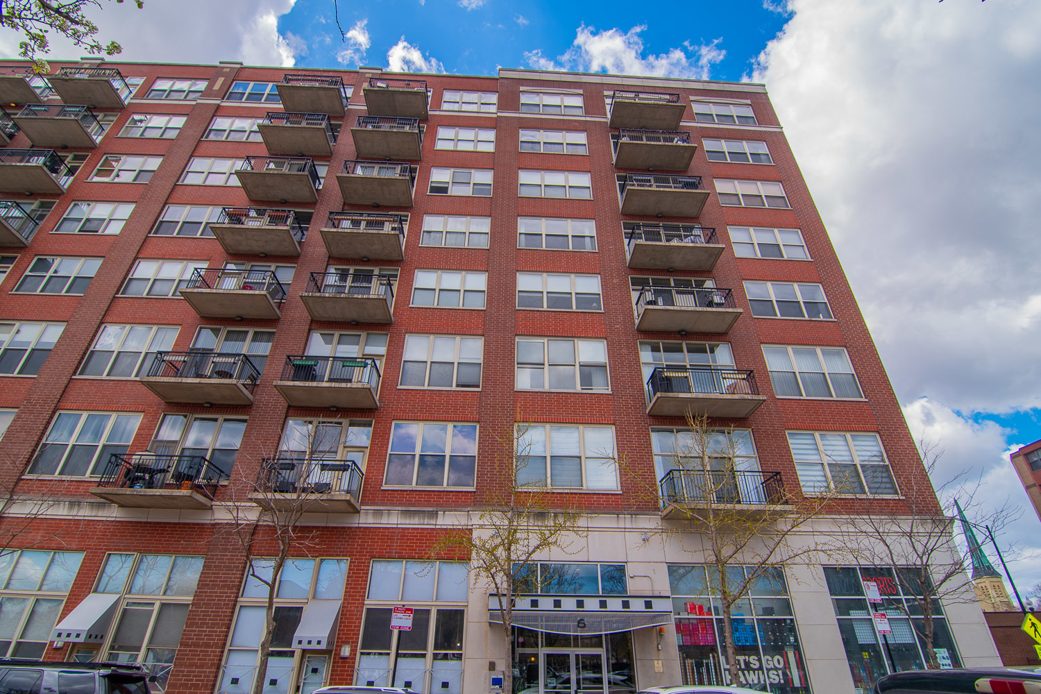 6 South Laflin Street, Unit 808 Chicago, IL 60607 - Photo 1 of 13 a front view of a building