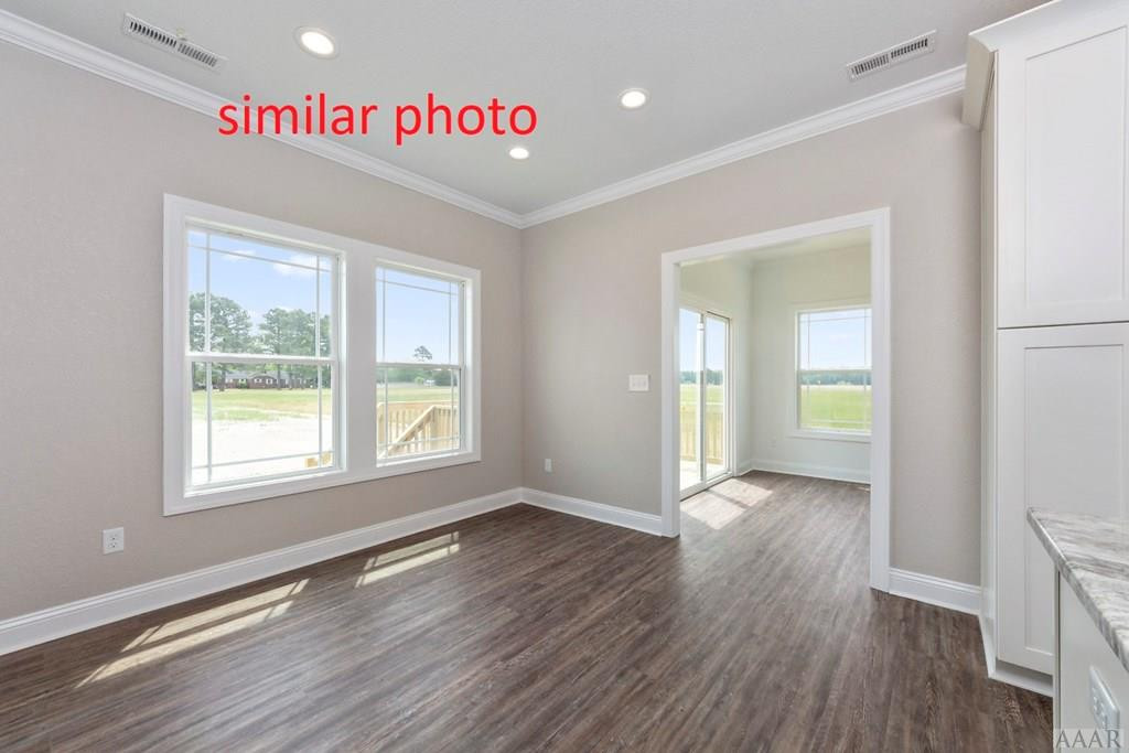 151 O'Neal Road Aydlett, NC 27916 - Photo 6 of 11 dining area