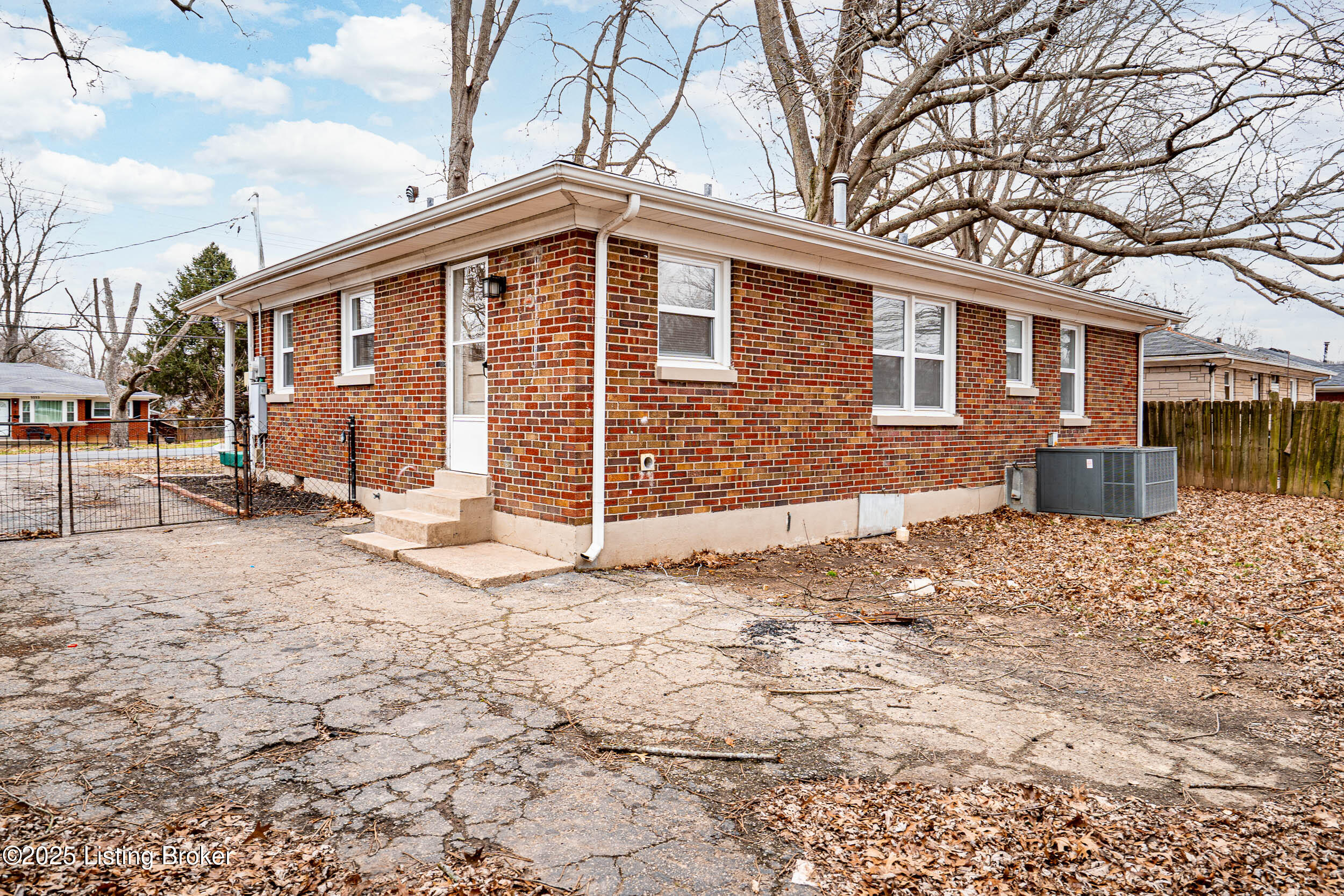 5252 Maryman Road Louisville, KY 40258 - Photo 38 of 46 5252 Maryman Dr-9