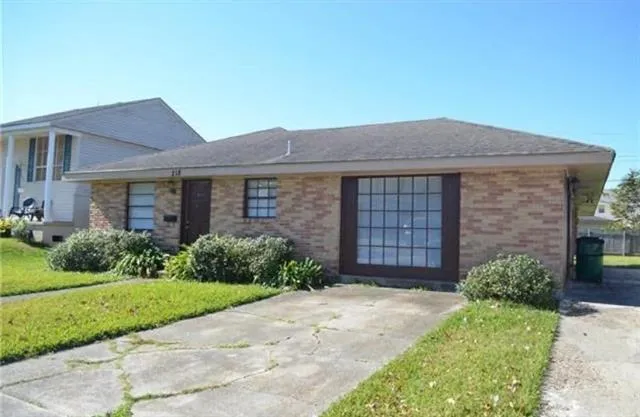 $1,950 | 218 Appletree Lane, Terrytown, LA 70056