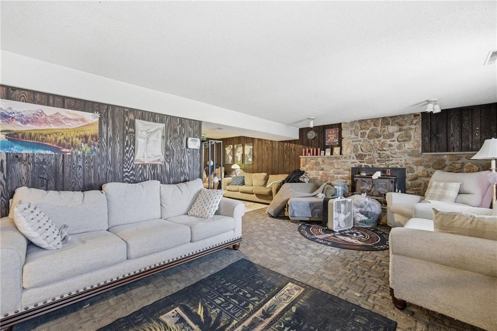 14903 East Kentucky Road Independence, MO 64050 - Photo 2 of 42