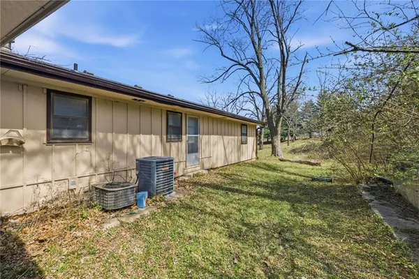 $219,000 | 14903 East Kentucky Road, Independence, MO 64050
