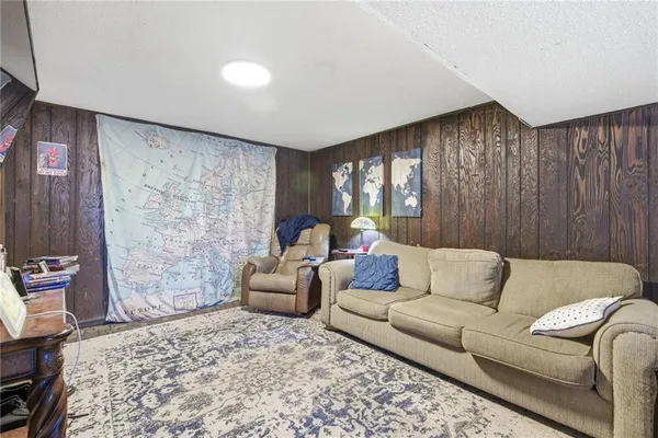 $219,000 | 14903 East Kentucky Road, Independence, MO 64050