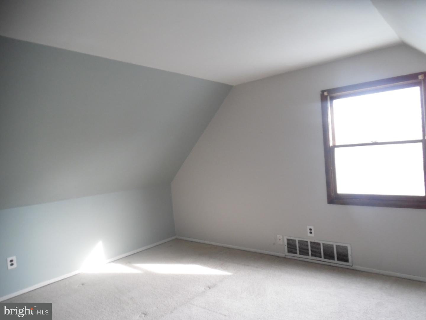 25 Maroon Road Levittown, PA 19056 - Photo 14 of 25 Gallery Image 14