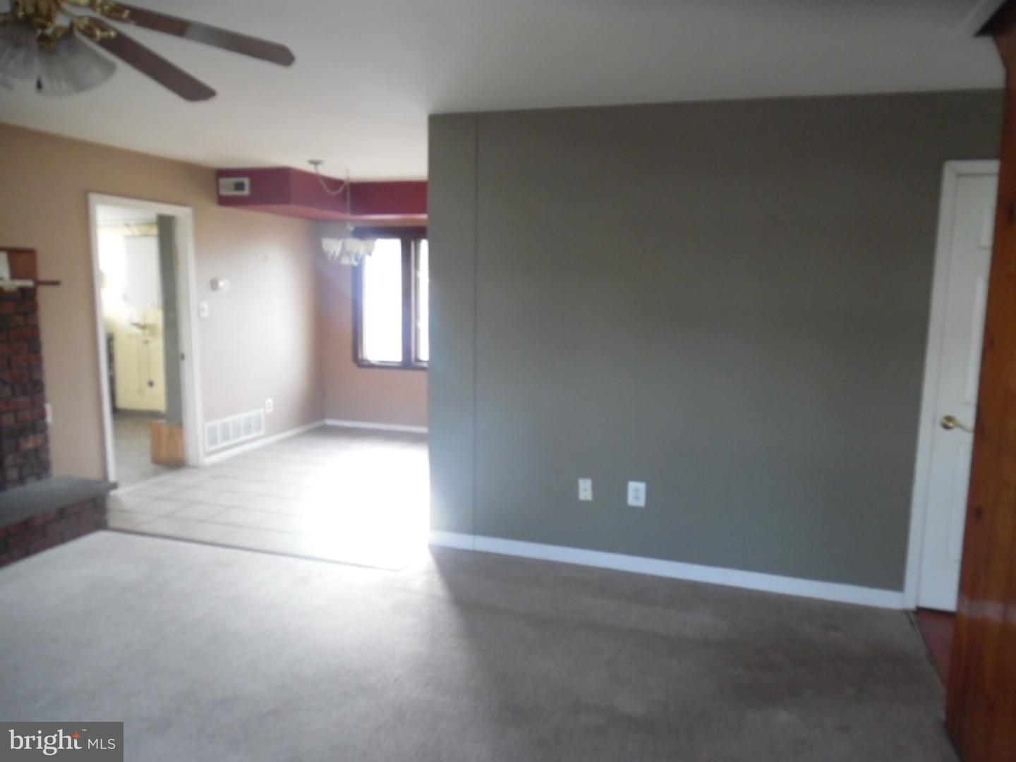25 Maroon Road Levittown, PA 19056 - Photo 10 of 25 Gallery Image 10