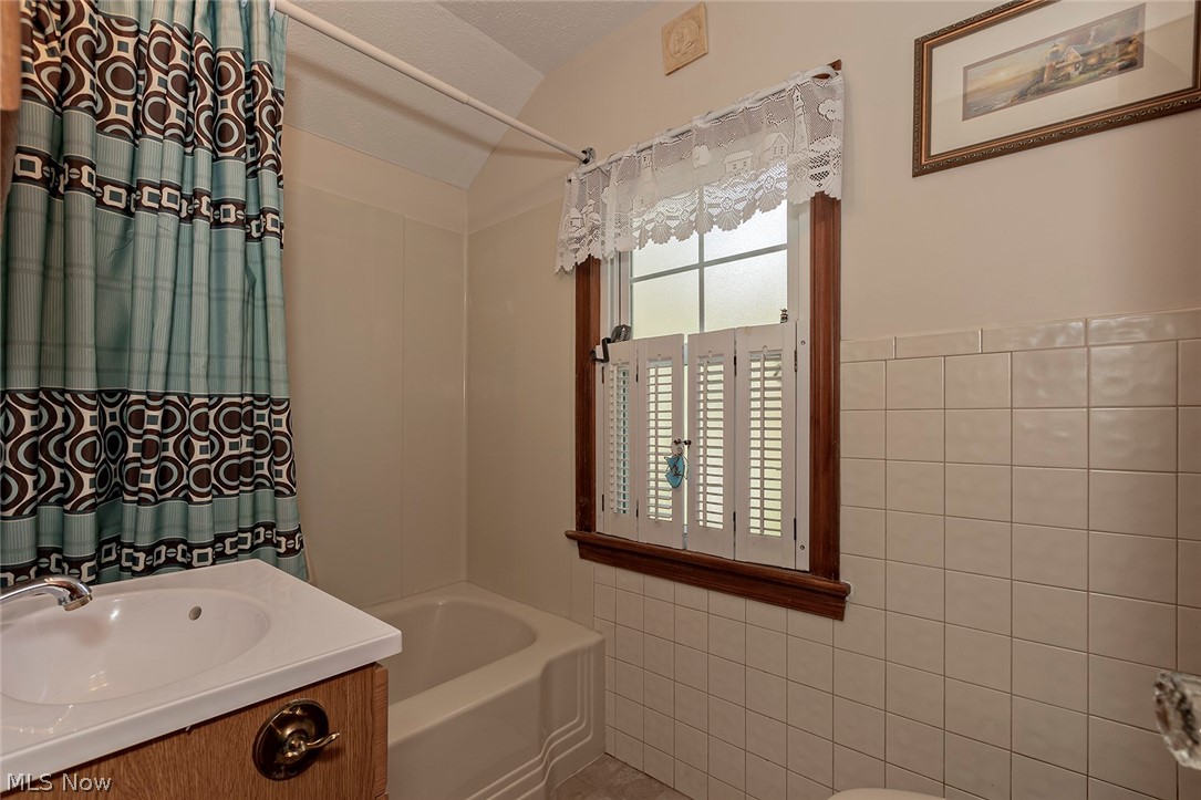 1508 Lyndhurst Road Cleveland, OH 44124 - Photo 25 of 35 Gallery Image 25