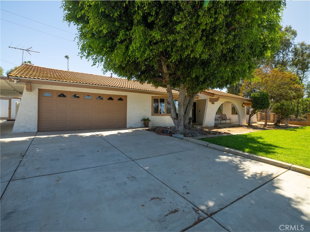 15510 Surrey Court Riverside, CA 92506 - Photo 4 of 61